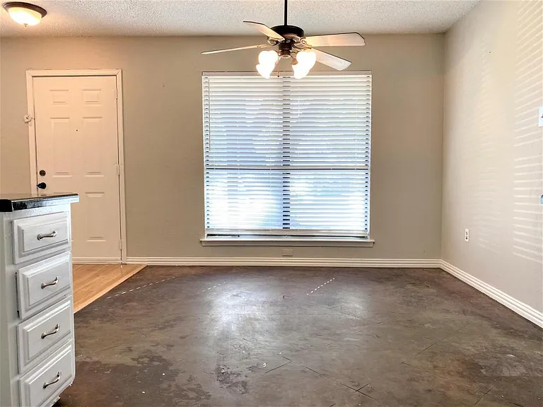 6059 Shadydale Ct — Photo 7