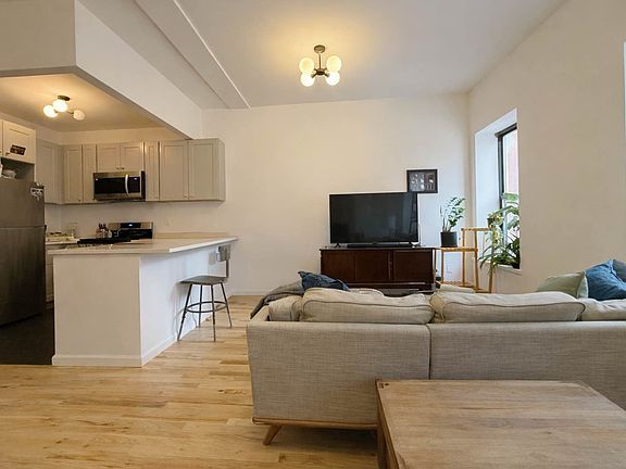 2nd image of 345 Franklin Ave APT 2