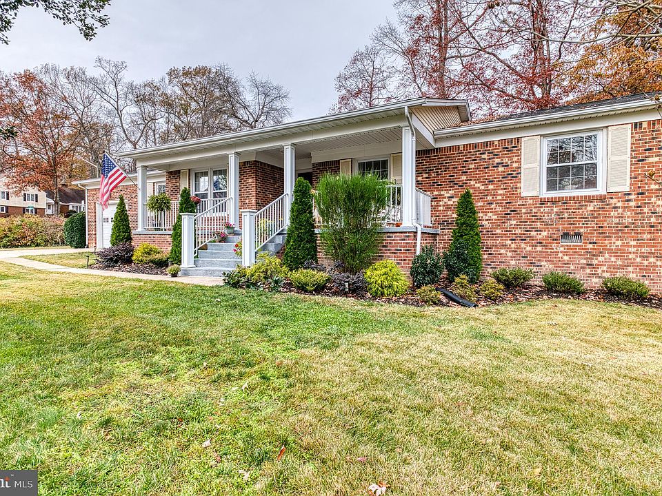 18498 Running Pine Ct, Triangle, VA 22172 | Zillow