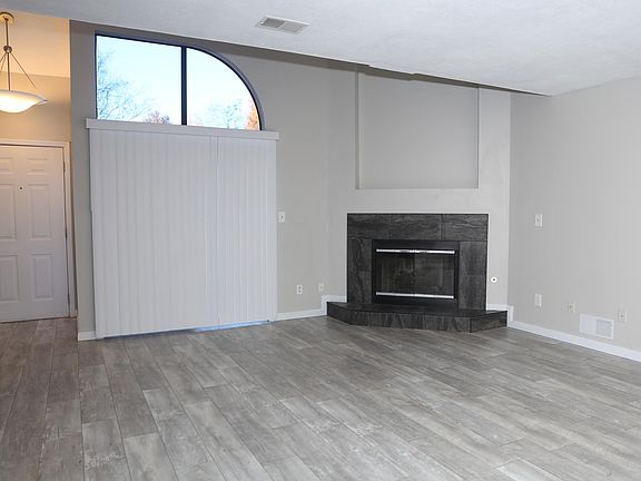 5th image of 4054 Saint Andrews Ct