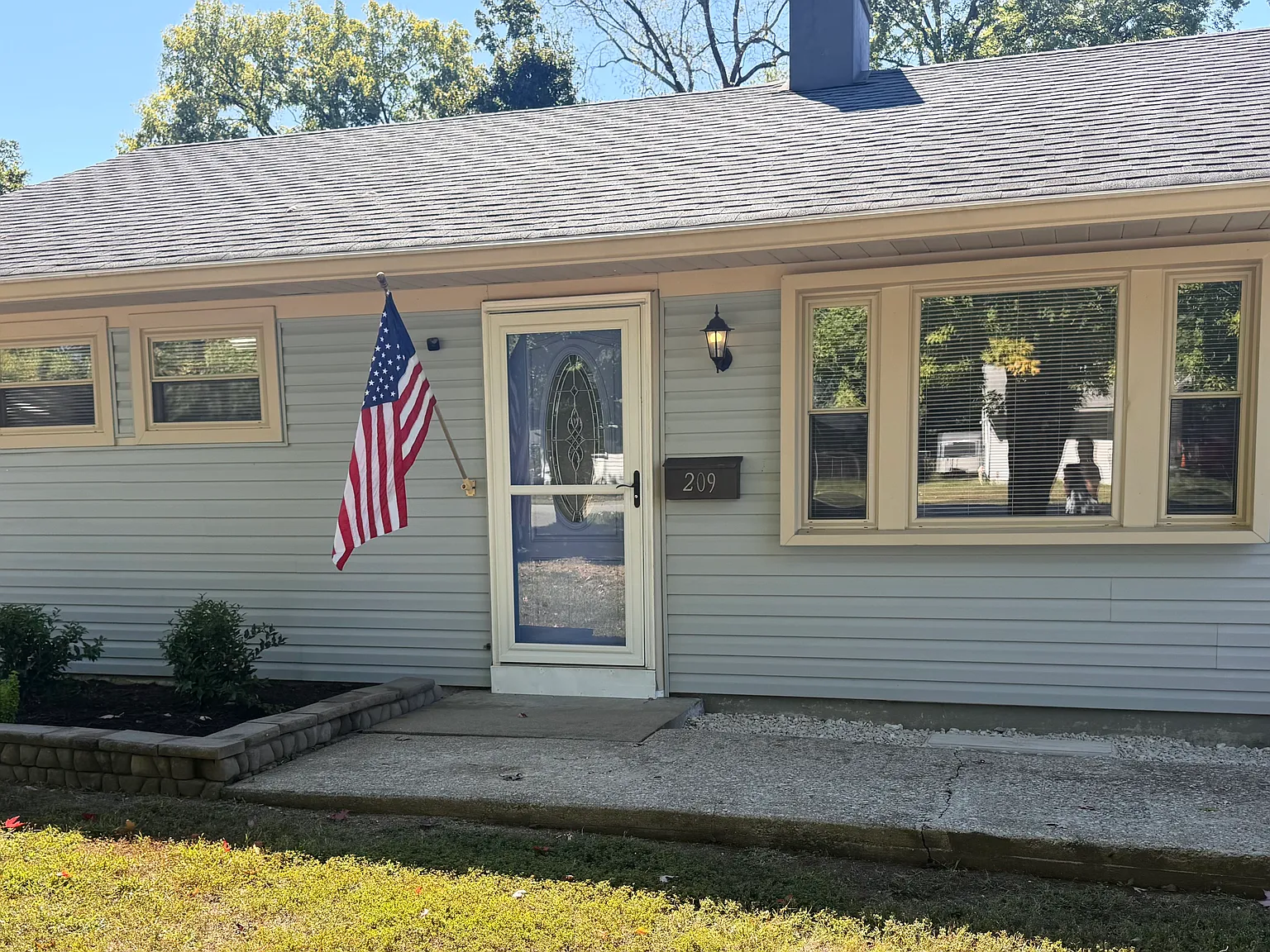 2 bed, 768 sqft, $1,550 — Photo 1