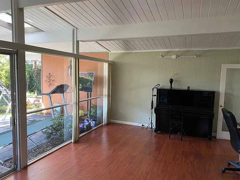 3372 Middlefield Rd — Photo 11