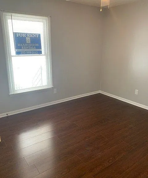 129 W Victoria Ct #E — Photo 11