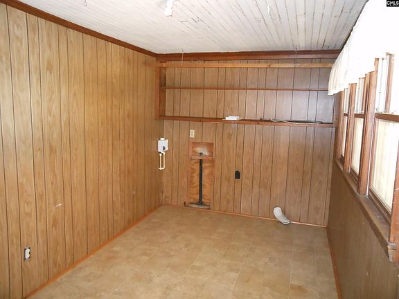 4th image of 723 Laurel Rd