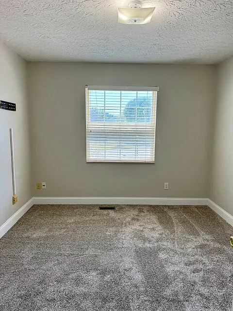 4 bed, 2.5 bath, 1520 sqft, $2,800 — Photo 2