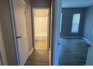 2475 E 71st St, Chicago, IL 60649