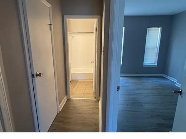 2475 E 71st St, Chicago, IL 60649