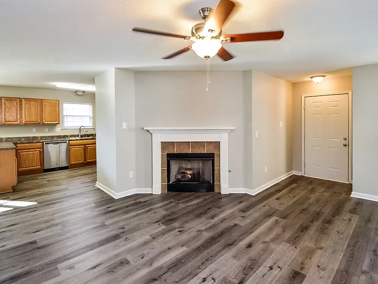 7296 Green Ash Dr — Photo 5
