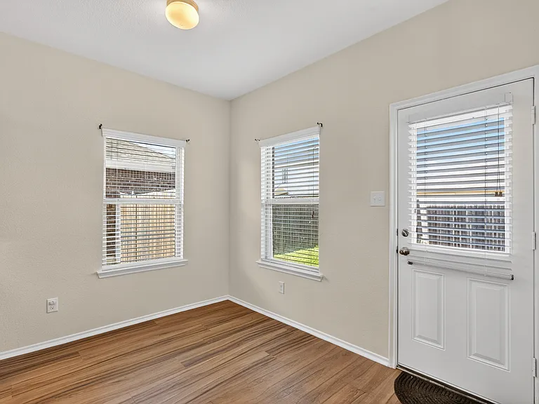 1702 Wild Rye Cir — Photo 26