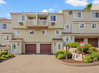 104 Coalpit Hill Rd #B5, Danbury, CT 06810