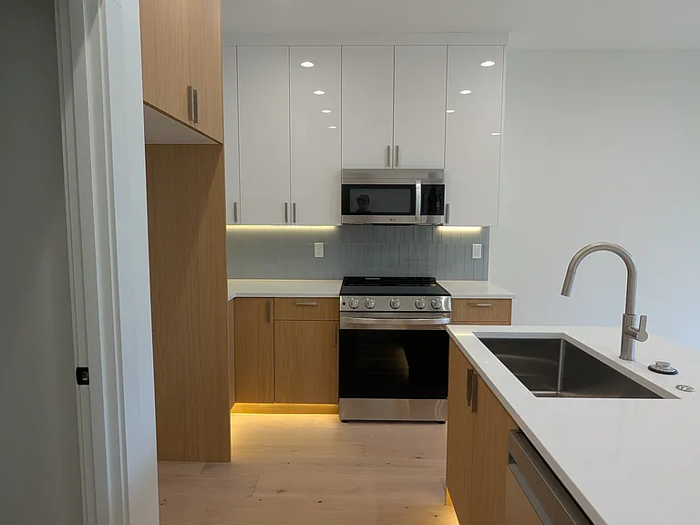 5041 SE King Rd #B — Photo 10