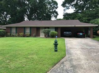 206 Brookfield Dr, Natchez, MS 39120