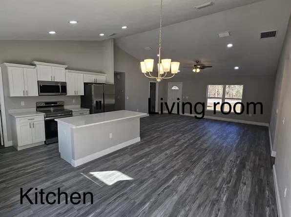 377 NW Redwing Rd, Dunnellon, FL 34431
