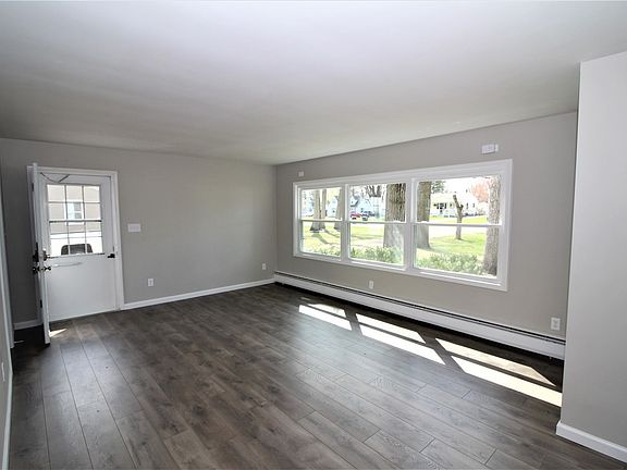 4th image of 1832 Dawn Ave
