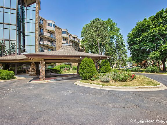 2nd image of 1243 E Baldwin Ln Unit 210