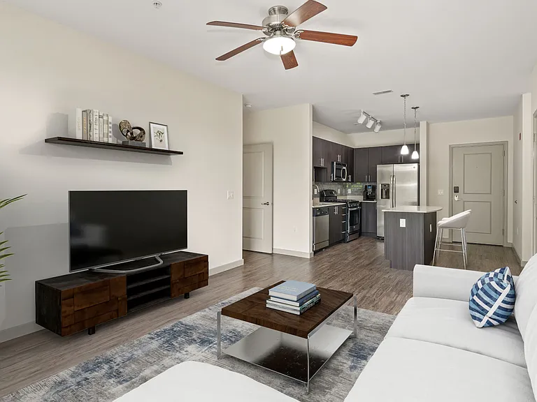 7001 Arlington at Bethesda — Photo 3