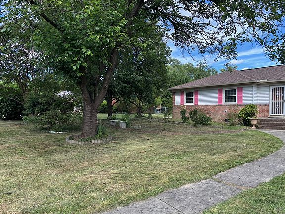 2nd image of 3911 Sunburst Rd
