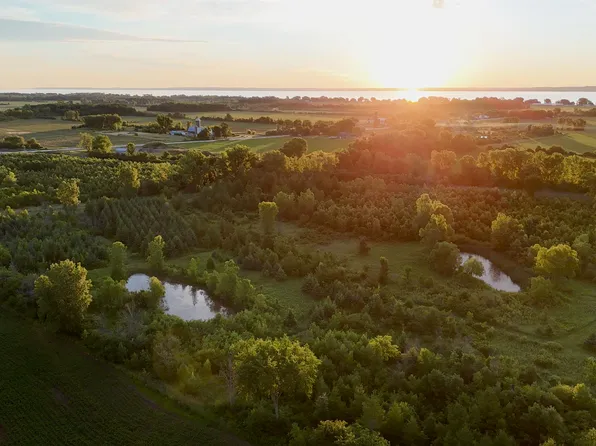 0 Kinker Rd, Fond Du Lac, WI 54937