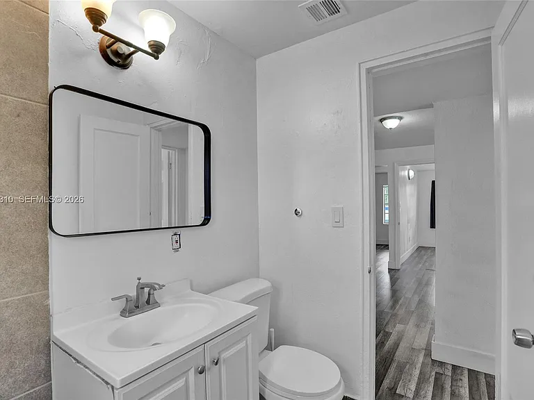 2100 Service Rd — Photo 16