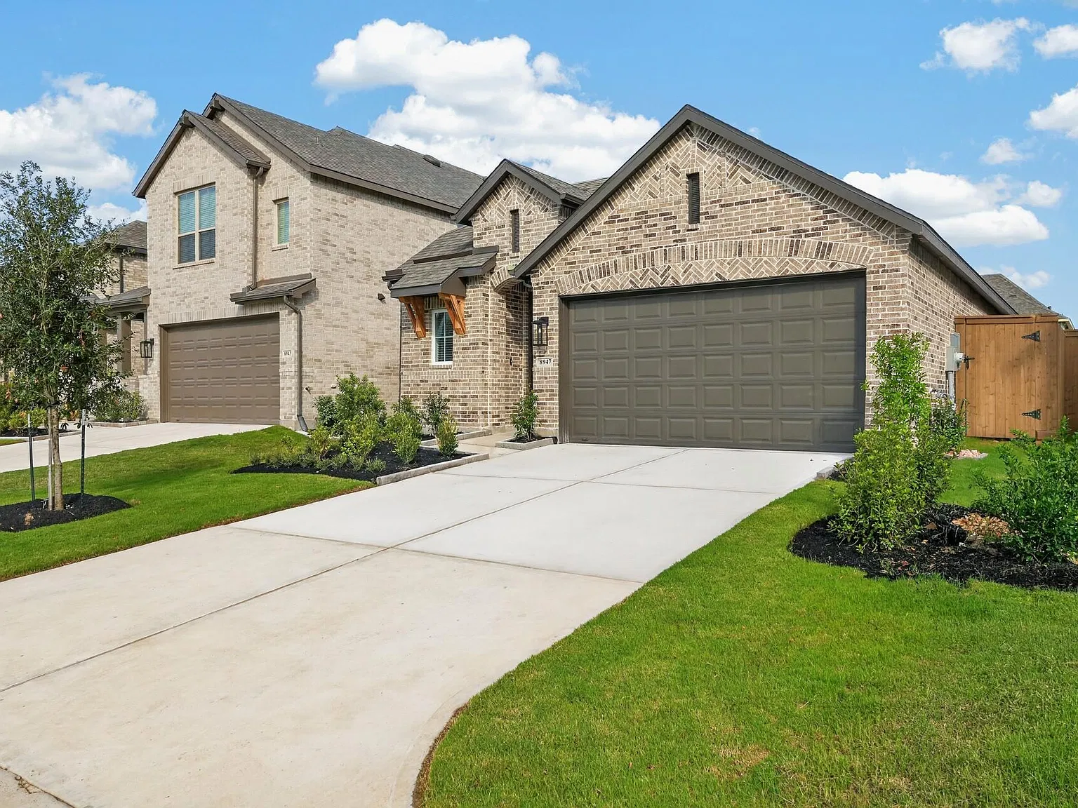 4 bed, 2.5 bath, 1939 sqft, $2,800 — Photo 4