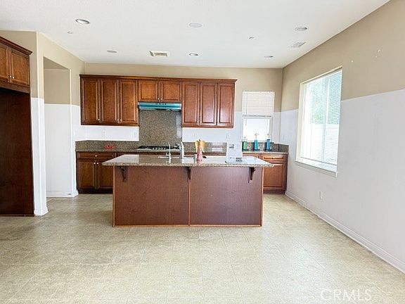 3rd image of 14559 Norfolk Ave