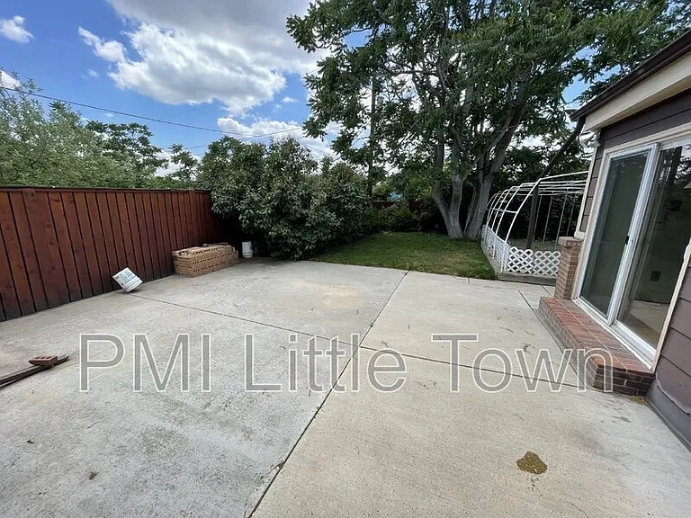 7893 Greenwood Blvd — Photo 14