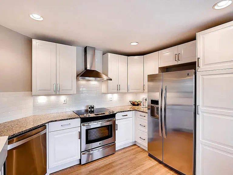 1315 Iris Cir — Photo 2