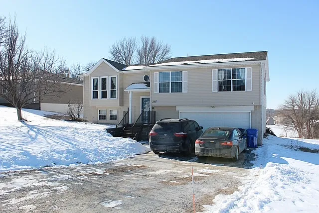 2107 Rock Bluff Rd — Photo 3