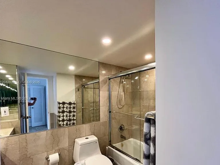 5161 E Collins Ave #1612 — Photo 6