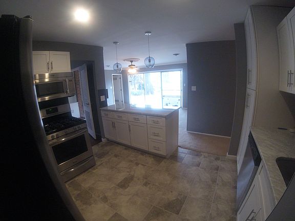2nd image of 5925 W 87th St