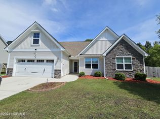 100 Courtney Dr, Jacksonville, NC 28540