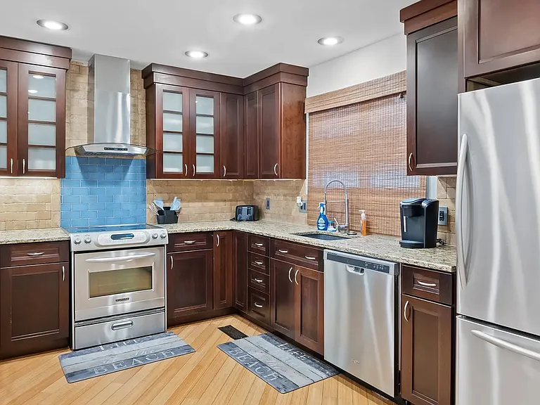 31B 6th St #31B — Photo 7
