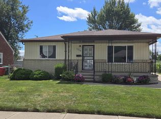 17030 Forest Ave, Eastpointe, MI 48021
