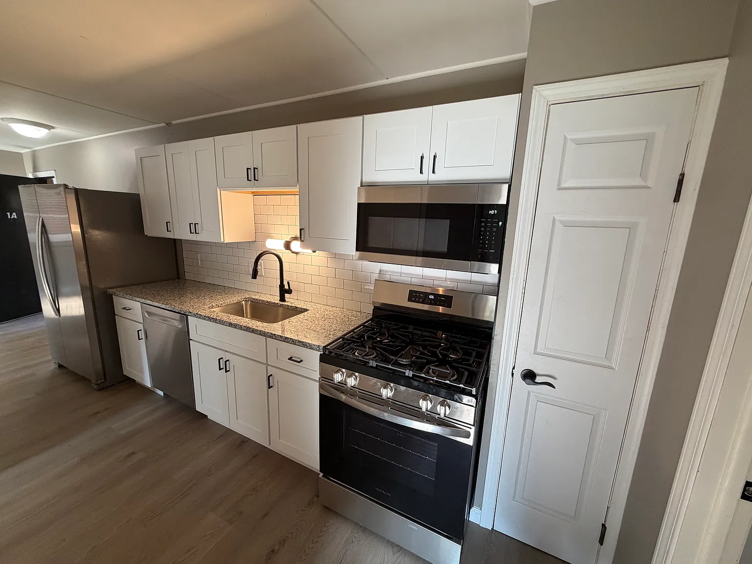 2 bed, 1100 sqft, $1,500 — Photo 3