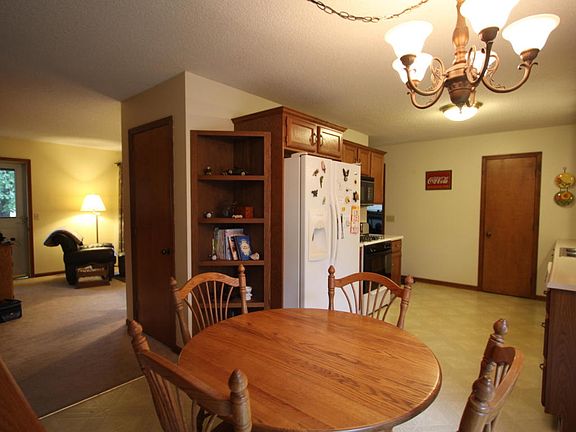 4th image of 7563 Siesta Ct