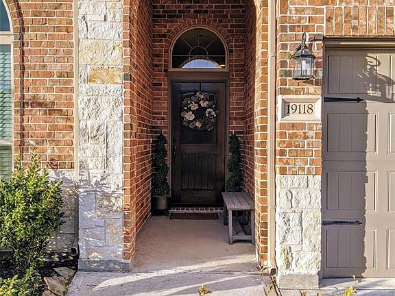 2nd image of 19118 Arcadia Cove Ct