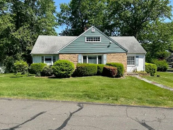 32 E Hall Avenue, New City, NY 10956