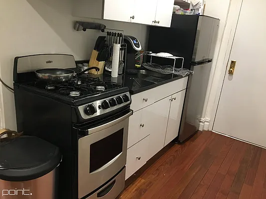 Rented by Point NYC | media 8