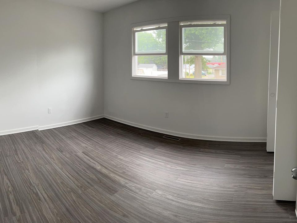 1st image of 302 13th Ave #1