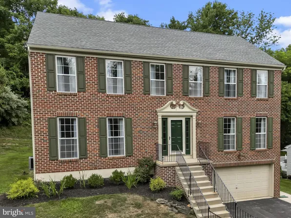 48 Huntingdon Farm Dr, Glen Mills, PA 19342