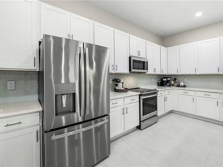 178 Indies Dr E #201 — Photo 9