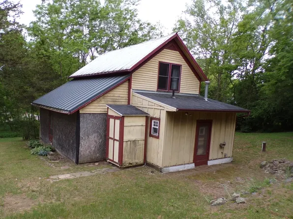 N1203 County Rd N, Neshkoro, WI 54960