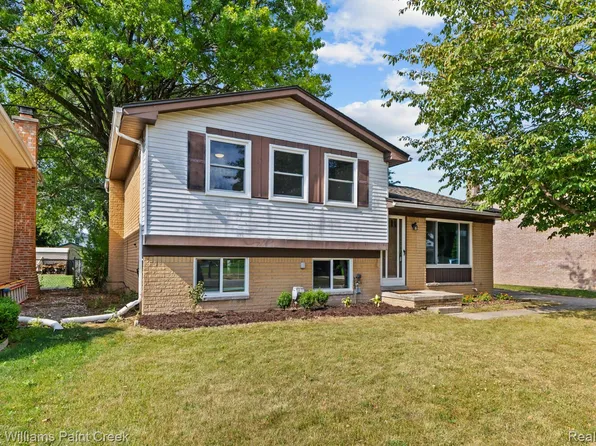 16221 Bayham Ct, Clinton Township, MI 48038