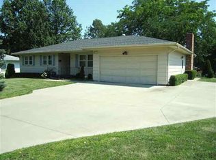 5617 SW 24th St, Topeka, KS 66614