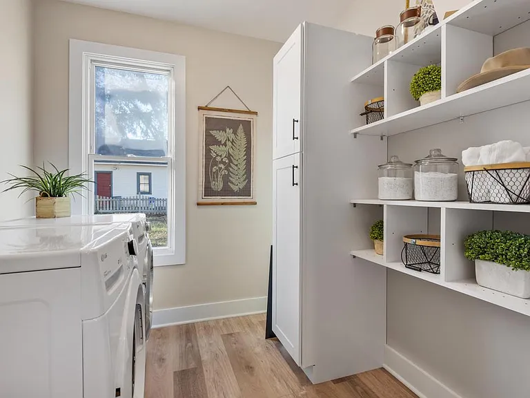 328 N 5th St #200 — Photo 9