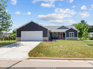65 Shore Dr, Clintonville, WI 54929