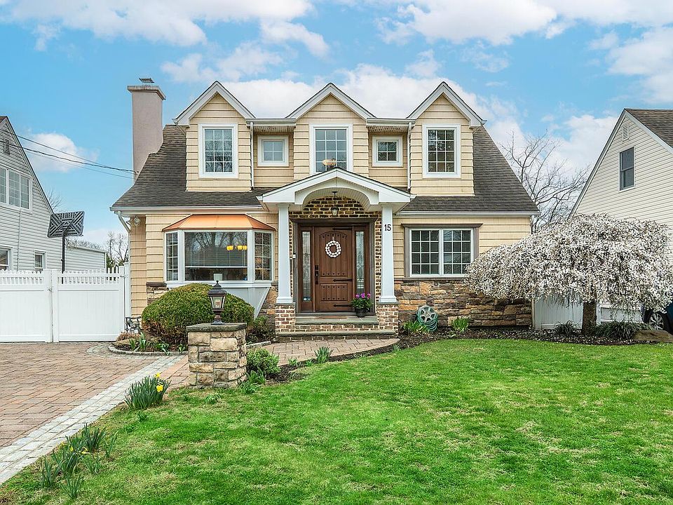 1st image of 15 Laurel Avenue