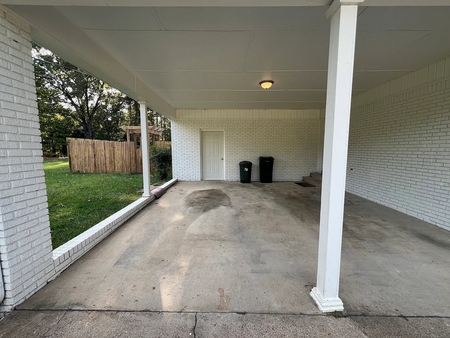 3 bed, 1734 sqft, $2,499 — Photo 2