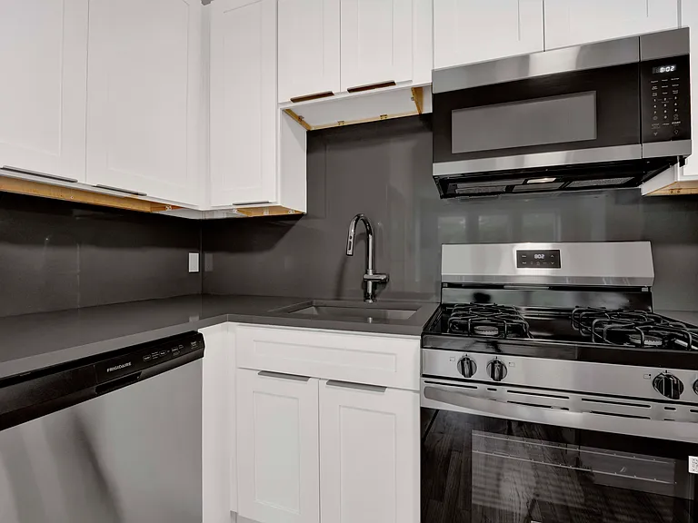2456 N Hamlin Ave #2S — Photo 12