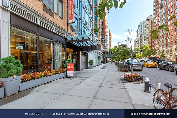 Rented by The Blueground | media 21